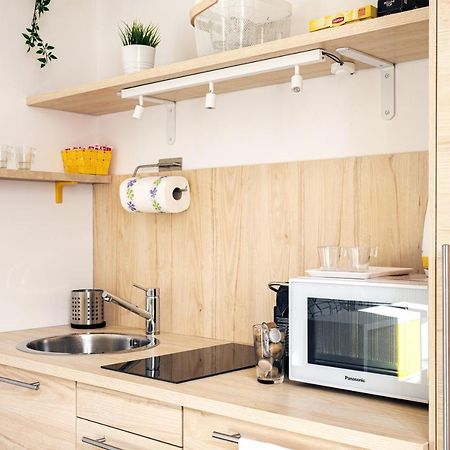 A Yellow Touch - Modern Studio In Isola Milano Buitenkant foto