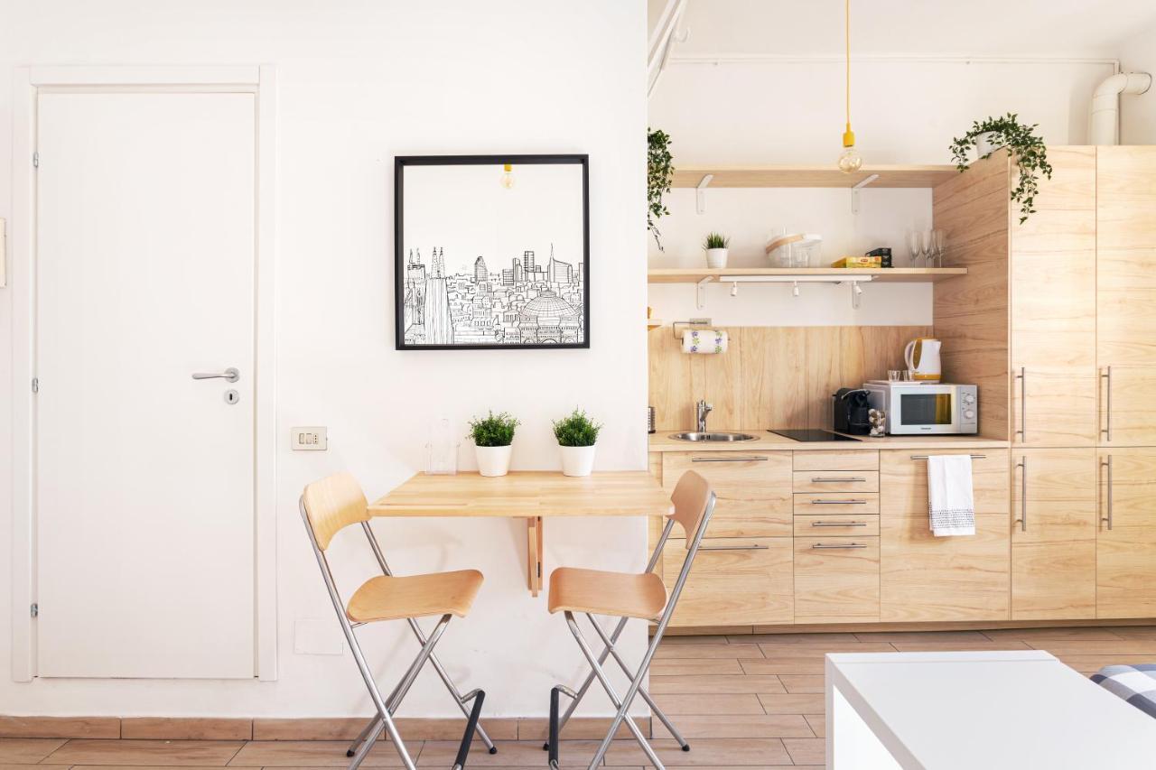 A Yellow Touch - Modern Studio In Isola Milano Buitenkant foto