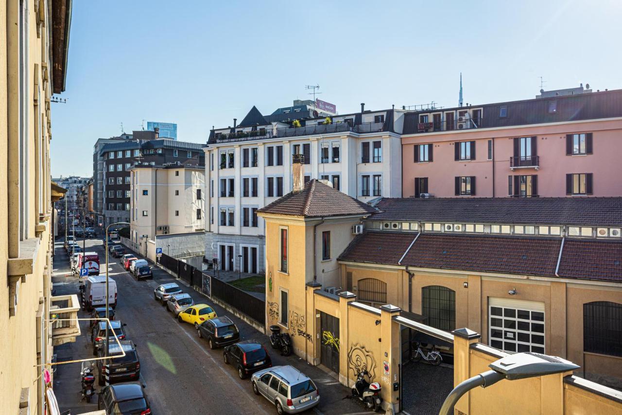 A Yellow Touch - Modern Studio In Isola Milano Buitenkant foto